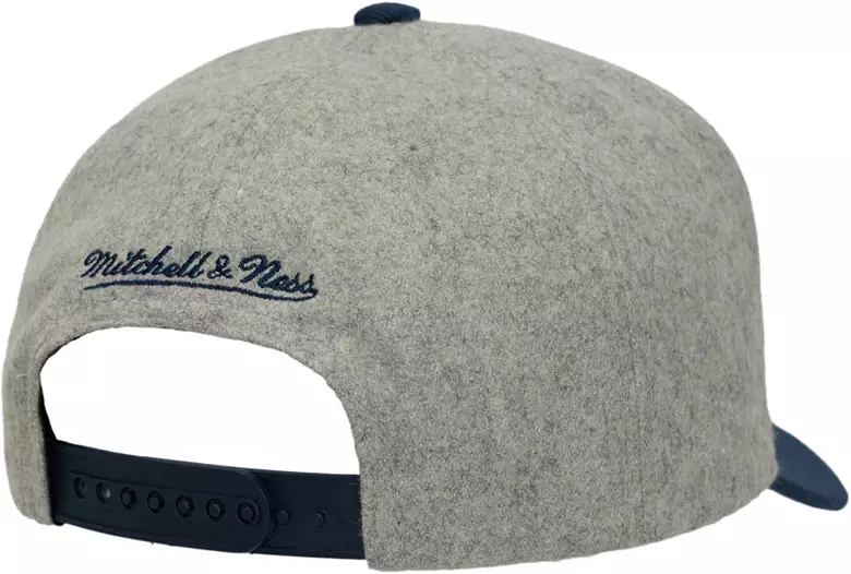 Mitchell & Ness Adult Atlanta Braves Grey Tailsweep Snapback Hat